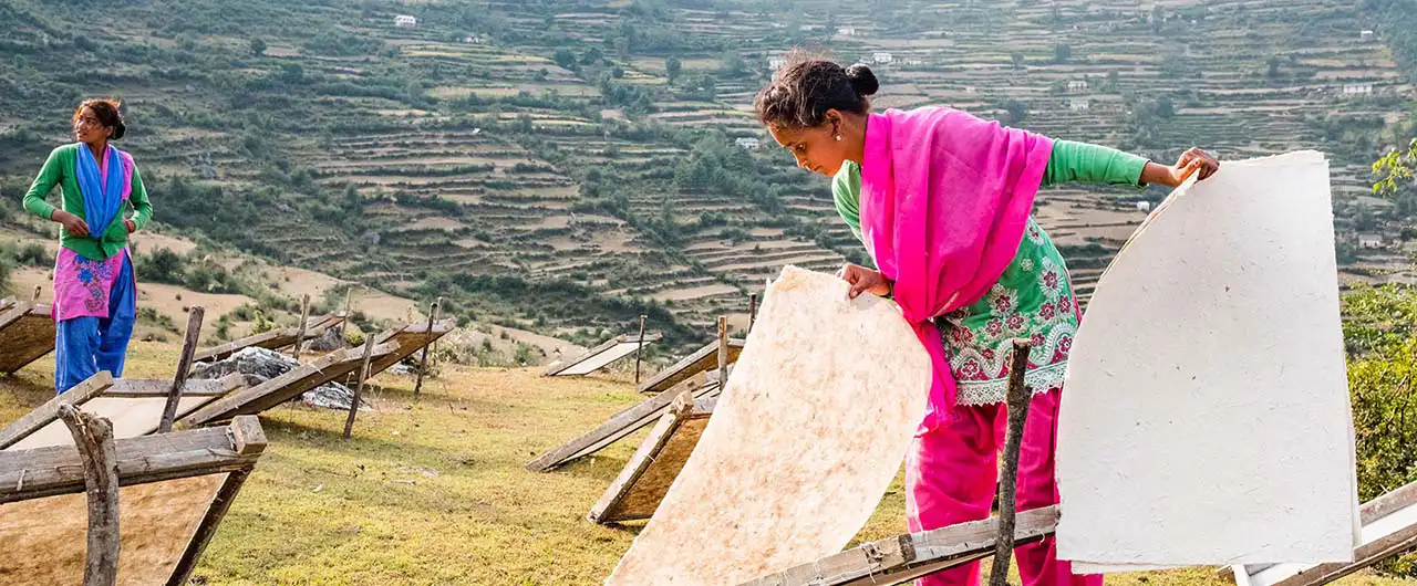 epalwomen making paper in the mountains of Nepal