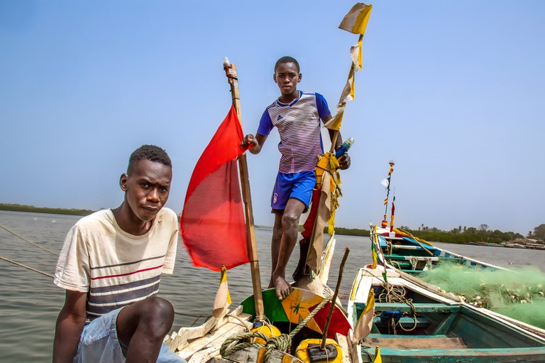 USAID Feed the Future’s Dekkal Geej project works with local fishers, the Senegalese government, and the private sector to improve food security, increase incomes and strengthen resilience through education